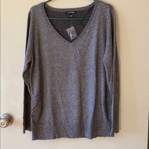 Side Ruched curved hem V-neck sweater